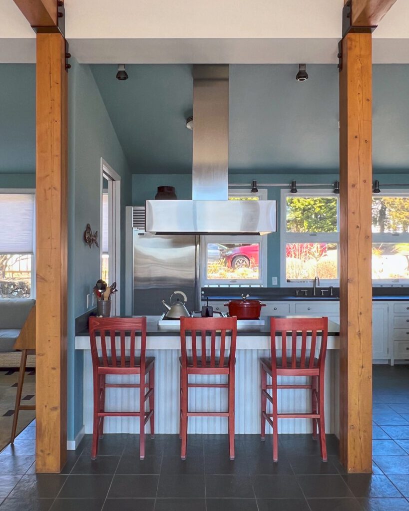 Cape Cod Vernacular Modern Home-Kitchen 02 Orleans, MA DOXworks Architecture, Interiors and Planning 35 Roberts Road Cambridge, MA 617-869-5440 Info@doxworks.com DOXworks is a Cambridge-based architecture and design studio focused on realizing our clients' visions. Our work spans diverse areas and scales, driven by logic, clarity, and consensus. We aim to elevate lives, cultivate communities, and enhance the environment by creating places that are as functional as they are inspiring. Our passion for design transcends preferences and constraints. Each project harmonizes complex variables and perspectives, producing efficient processes and products. Doxworks' rigorous planning and exploration generate optimal solutions and maximum value. We design low-energy, minimal waste, and enduring projects, with values reflected in sensitive planning, careful material selection, and skilled craftsmanship, creating warm, rich places that serve as our legacy. https://www.linkedin.com/in/jonathan-ginnis-aia-leed-ap-751b004/ https://www.linkedin.com/company/doxworks/ facebook.com/DOXworks/ https://doxworks.com/ https://www.pinterest.com/doxworks/ https://www.instagram.com/doxwell/ Minimalistarchitecture, Residentialminimalistdesign, Modernhomedesign, modernarchitecture, contemporaryarchitecture, Contemporaryresidentialarchitecture, Minimalistinteriordesign, sustainablehomedesign, Functionalresidentialdesign, Open-conceptliving, passivehousedesign, residentialrenovation, highendarchitecturedesign, luxuryhome, urbanliving, cityhome, localmaterials, slowhomedesign